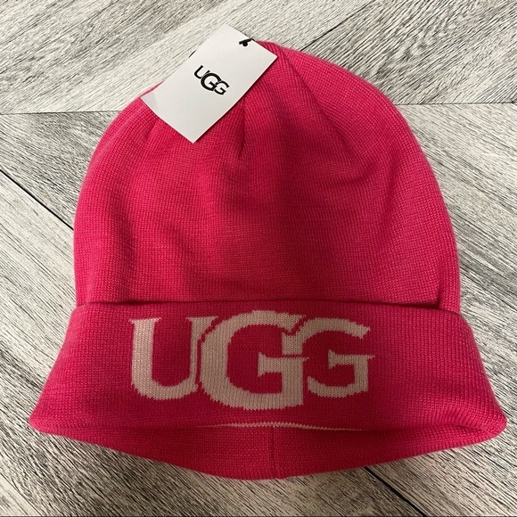 UGG | Intarsia Logo Knit Beanie Pink NEW - Picture 2 of 5